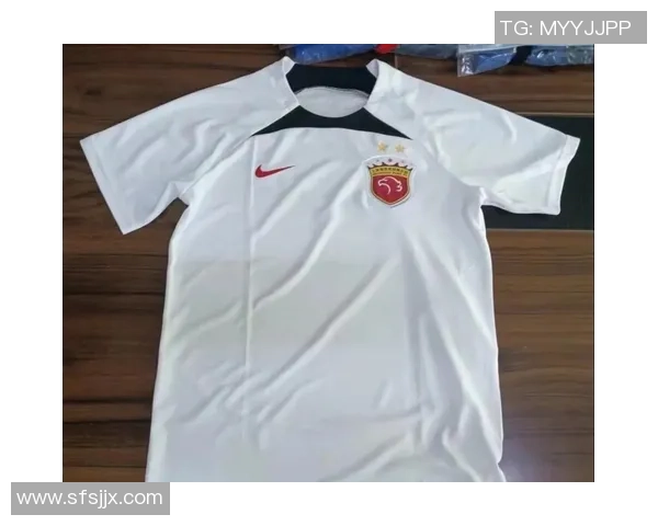 四号球衣背后故事揭晓 足球球星与这个号码的传奇渊源